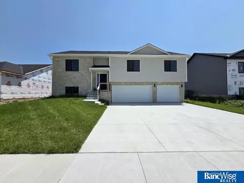 14941 Werner St, Waverly, NE 68462