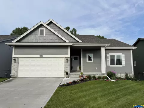 8016 N 86 Ave, Omaha, NE 68122