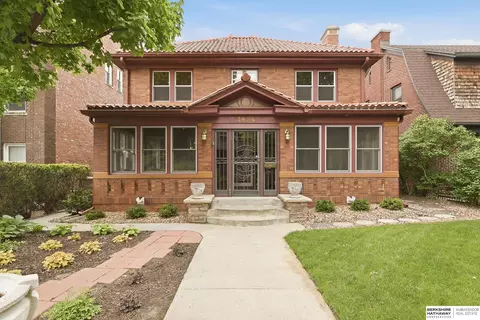 3824 Cass St, Omaha, NE 68131