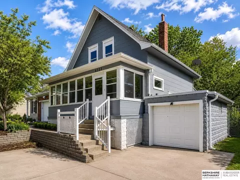 6233 Pacific St, Omaha, NE 68106