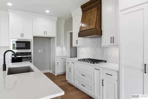 Kitchen - 16624 Abigail St, Bennington, NE 68007 photo 2 of 4