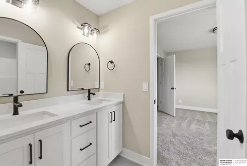 Bath - 16624 Abigail St, Bennington, NE 68007 photo 3 of 8