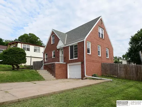 3110 Young St, Omaha, NE 68112
