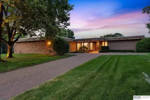 10915 N 62nd St, Omaha, NE 68152