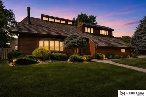 12357 Seward St, Omaha, NE 68154