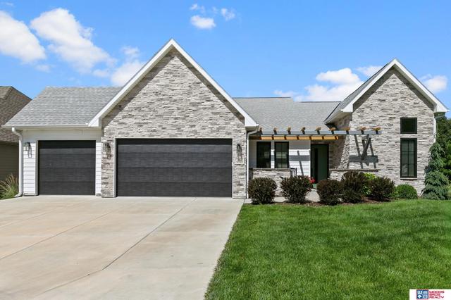 4505 Hawthorne Dr, Lincoln, NE 68516