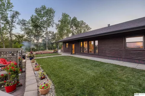 9175 Casey Ln, Blair, NE 68008