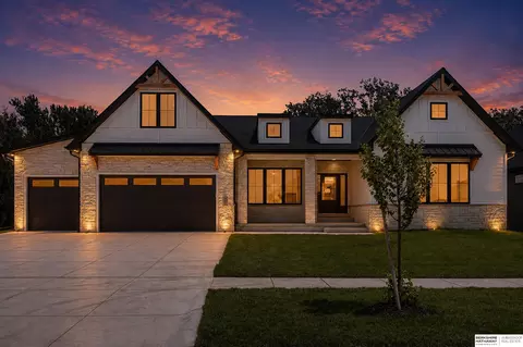 3642 Wilderness Hills Blvd, Lincoln, NE 68516