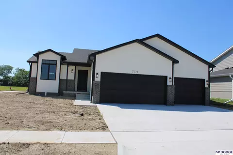 7711 N 50th St, Lincoln, NE 68514