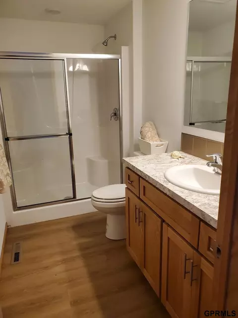 Bath - 1625 Willis Ave, Omaha, NE 68110 photo 1 of 2