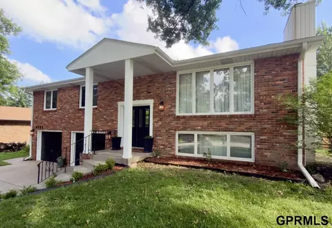 4723 Kirkwood Dr, Lincoln, NE 68516