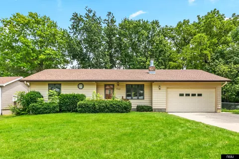 1307 Kay Lynn Dr, Bellevue, NE 68005