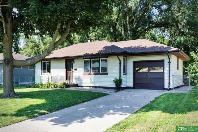 1414 Maenner Dr, Omaha, NE 68114
