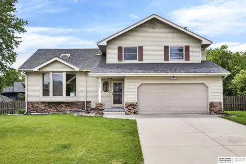 7022 Michelle Ave, La Vista, NE 68128