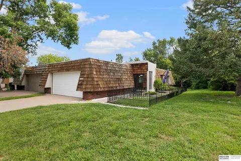 3092 Stephanos Dr, Lincoln, NE 68516