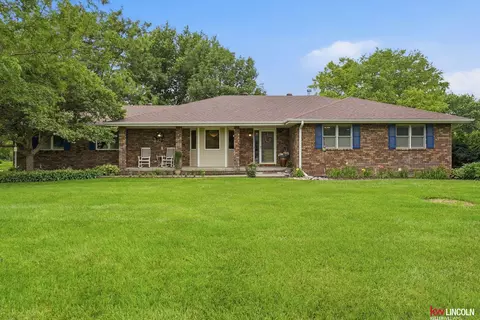 9220 Leighton Ave, Lincoln, NE 68507