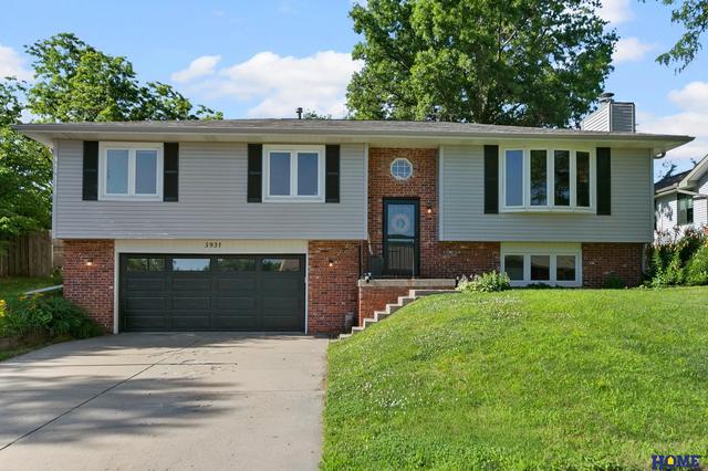 5931 Robin Ct, Lincoln, NE 68516