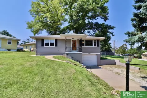 5116 Fay Blvd, Omaha, NE 68117