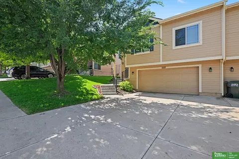 16313 Browne St, Omaha, NE 68116