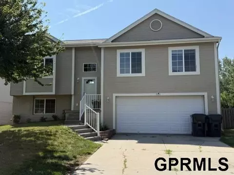 7391 N 77th St, Omaha, NE 68122