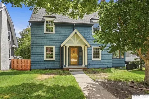 321 S 51st St, Omaha, NE 68132