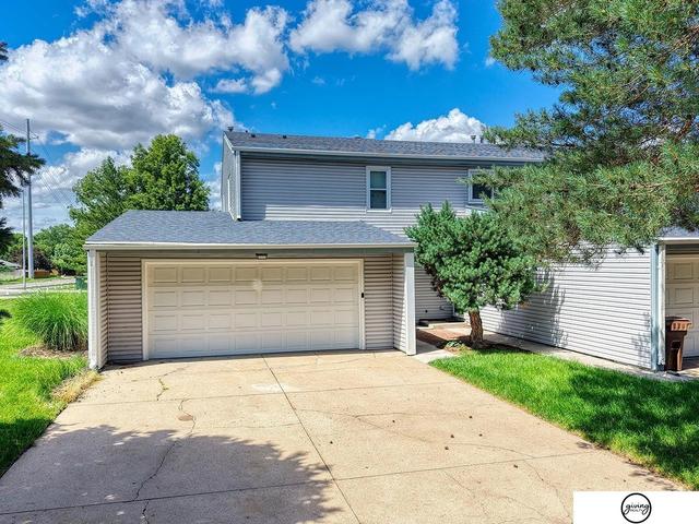 5600 Fairacre Ct, Lincoln, NE 68506