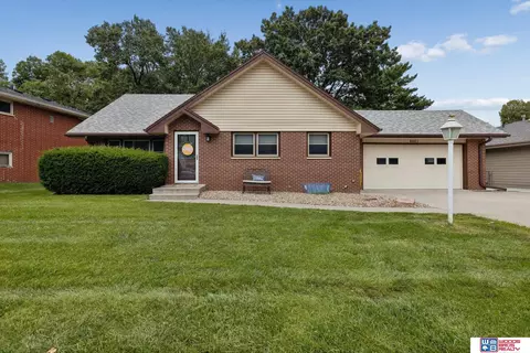 4621 Linden St, Lincoln, NE 68516
