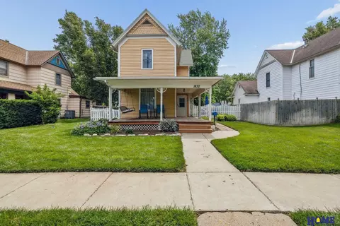 1832 S 15th St, Lincoln, NE 68502