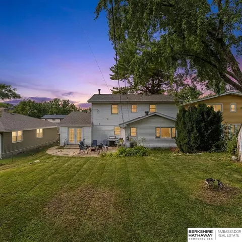 4927 Ruggles St, Omaha, NE 68104