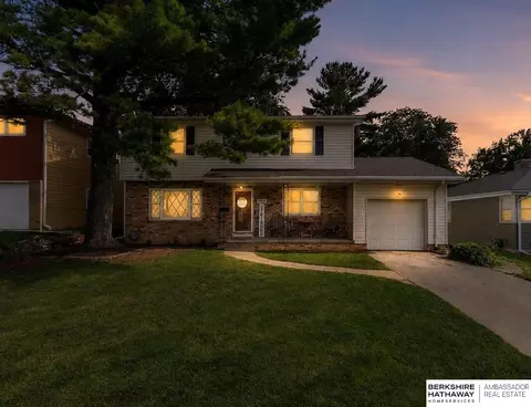 4927 Ruggles St, Omaha, NE 68104