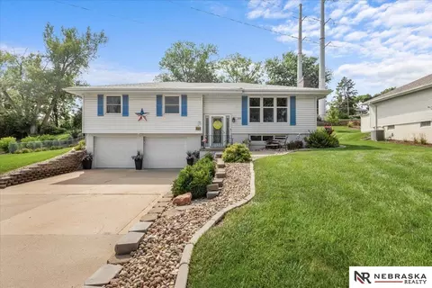550 S 126th St, Omaha, NE 68154