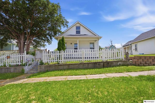 3621 V St, Omaha, NE 68107