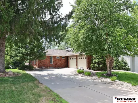 5011 S 67th St, Lincoln, NE 68516