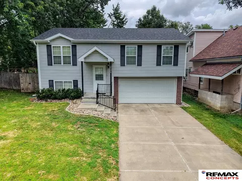 2526 NW 8th St, Lincoln, NE 68521