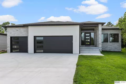 3507 Kilkee Rd, Lincoln, NE 68520