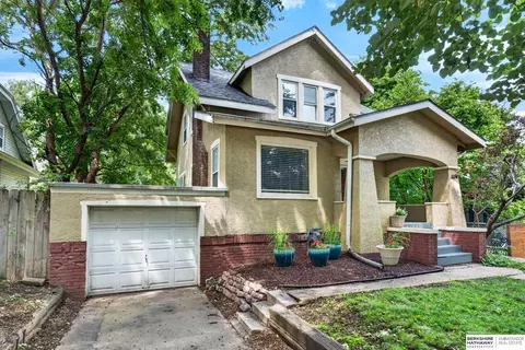 3136 N 58th St, Omaha, NE 68104