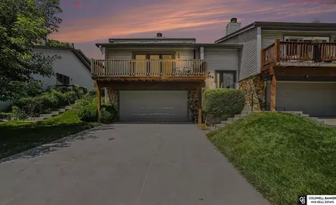 9374 Parker St, Omaha, NE 68114