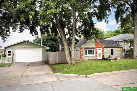 5034 S 53rd St, Omaha, NE 68117