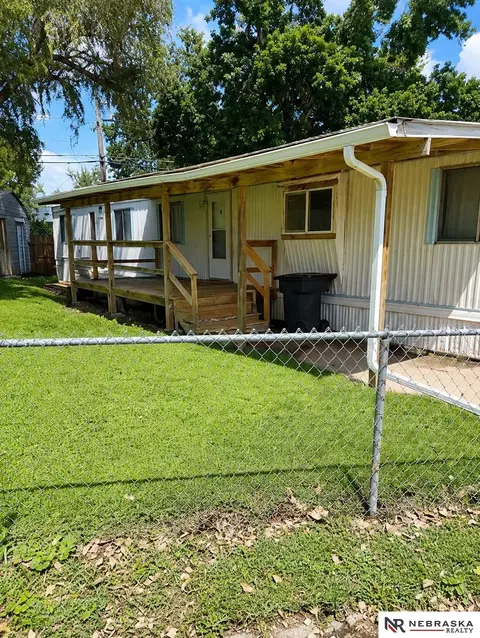 3700 Cornhusker Hwy #35B, Lincoln, NE 68504