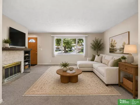 Living - 10472 Wright Cir, Omaha, NE 68124 photo 3 of 8