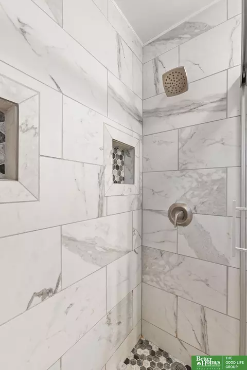 Bath - 10472 Wright Cir, Omaha, NE 68124 photo 2 of 3