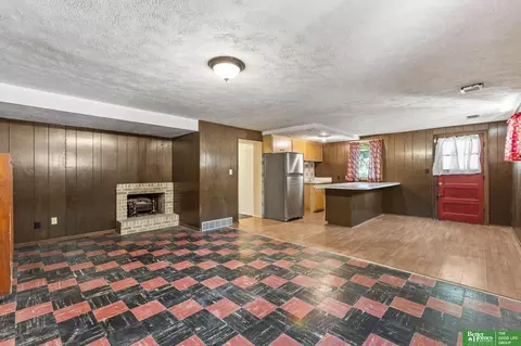 Living - 10472 Wright Cir, Omaha, NE 68124 photo 8 of 8