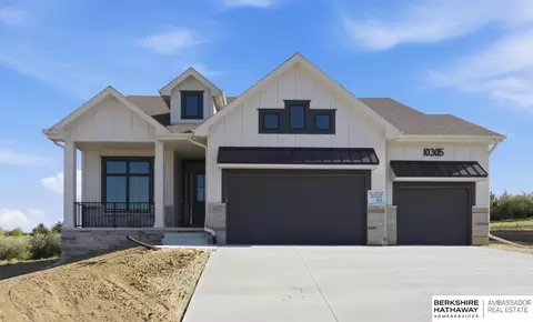 11271 S 102nd Ave, Papillion, NE 68046