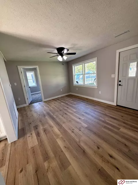 207 N Sumner St, Beatrice, NE 68310 photo 2