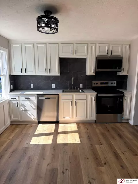 207 N Sumner St, Beatrice, NE 68310 photo 5
