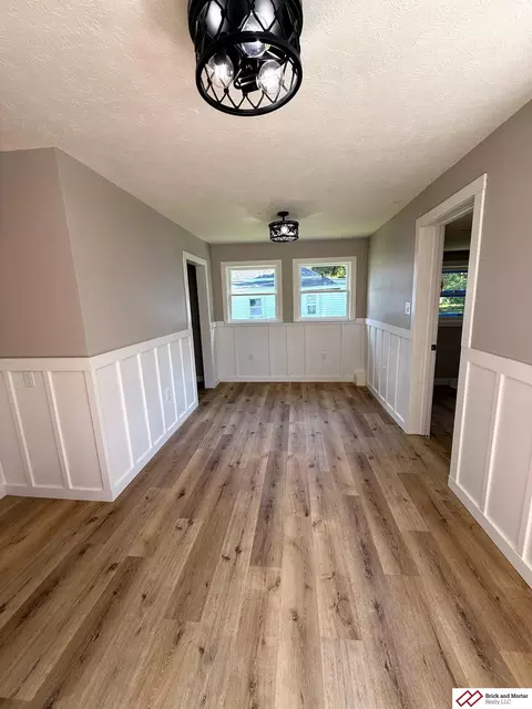 207 N Sumner St, Beatrice, NE 68310 photo 3