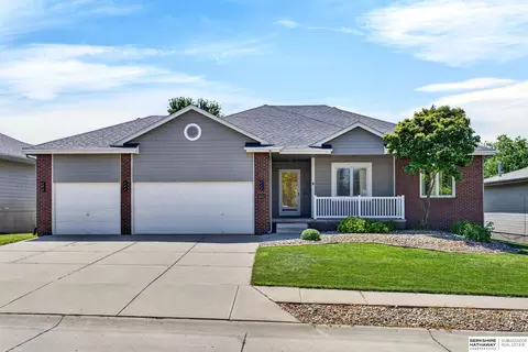 8112 S 166 St, Omaha, NE 68136