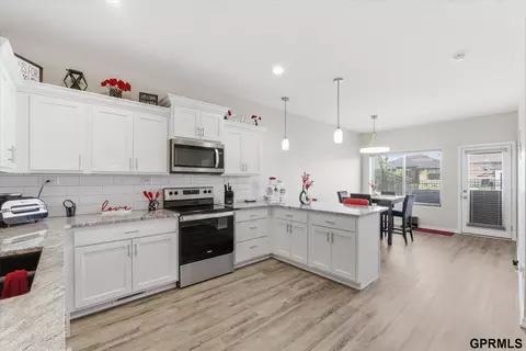 2760 Sheila Ln, Lincoln, NE 68516