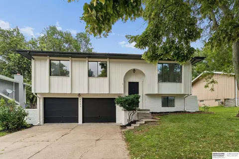 5085 S 105th St, Omaha, NE 68127