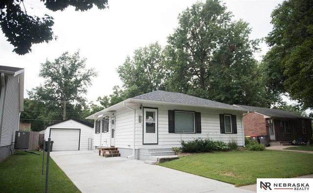 5411 Knox St, Lincoln, NE 68504